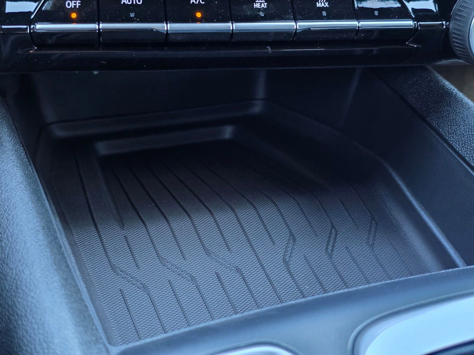 New 2026 Chevrolet Equinox EV LT w/ LPO, Blackout Package image 29