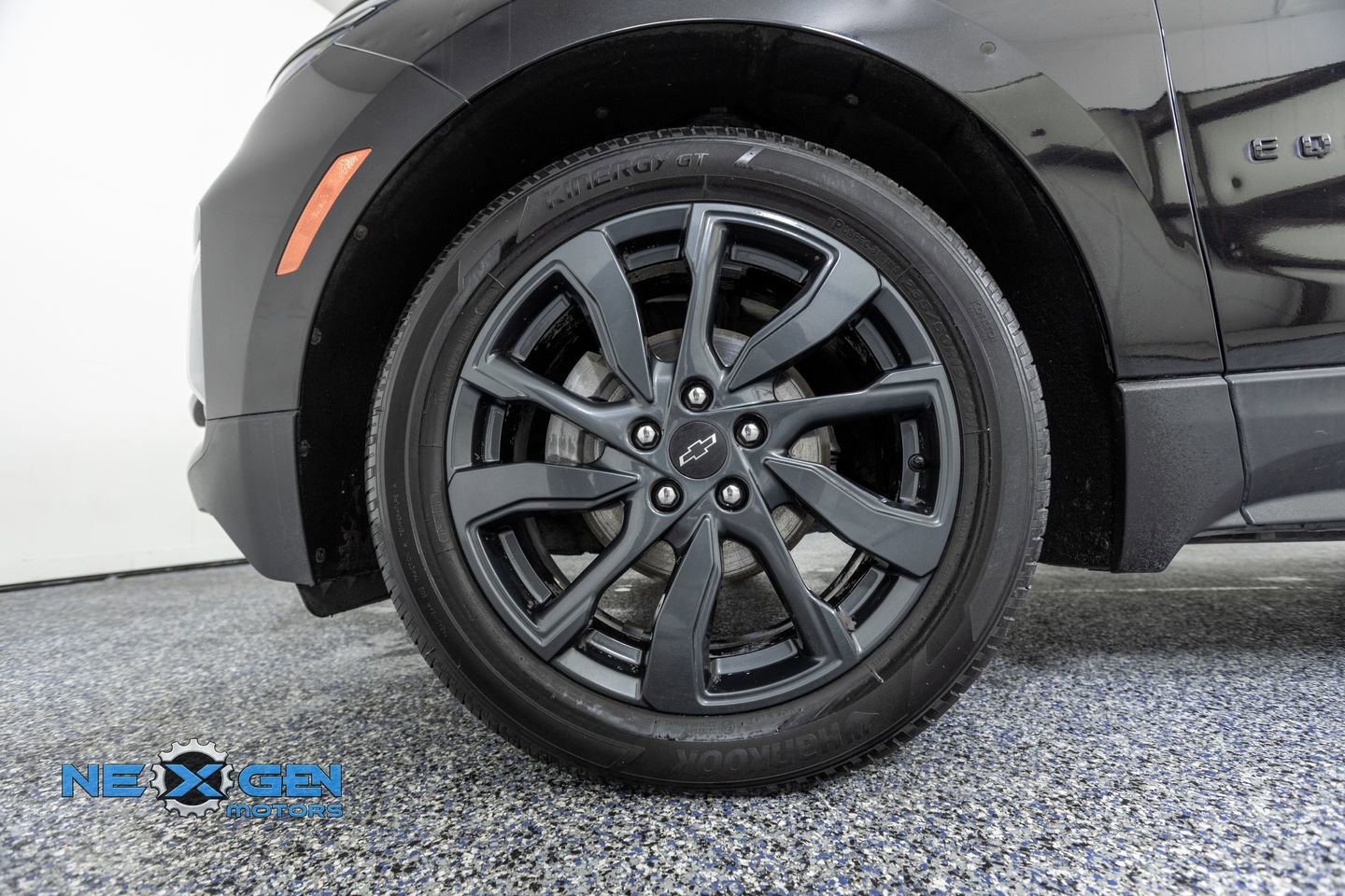 Used 2023 Chevrolet Equinox RS FWD image 44