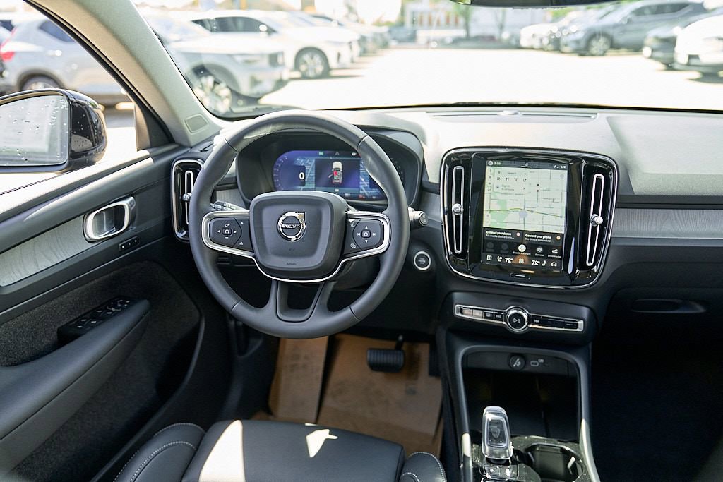 New 2026 Volvo XC40 B5 Plus AWD/4WD image 24