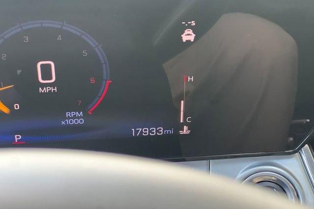 Used 2025 Chevrolet Trax LT w/ LT Convenience Package image 33