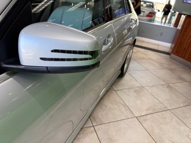 Used 2011 Mercedes-Benz C 300 Sedan image 11