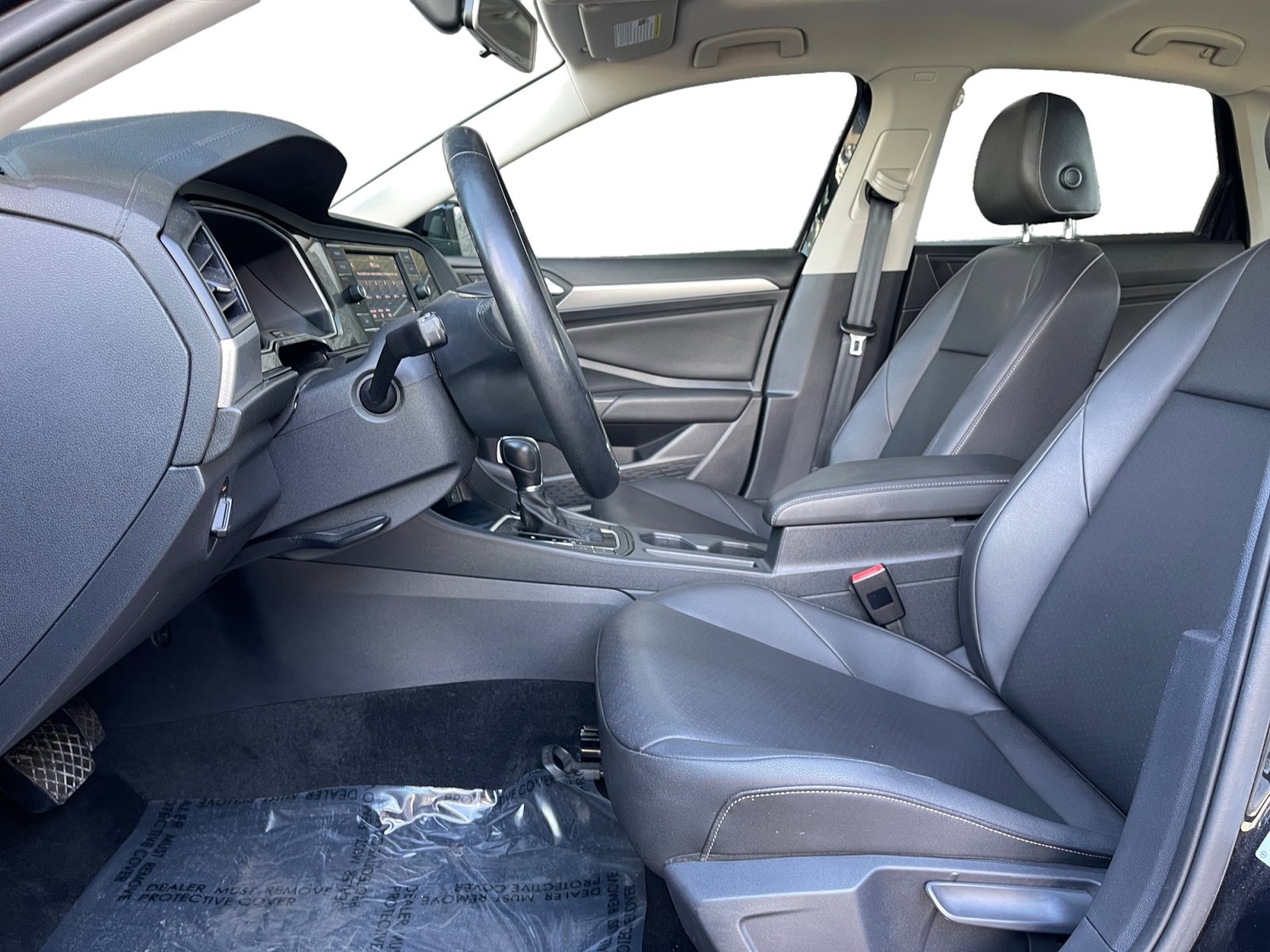 Used 2019 Volkswagen Jetta SE w/ Cold Weather Package image 9