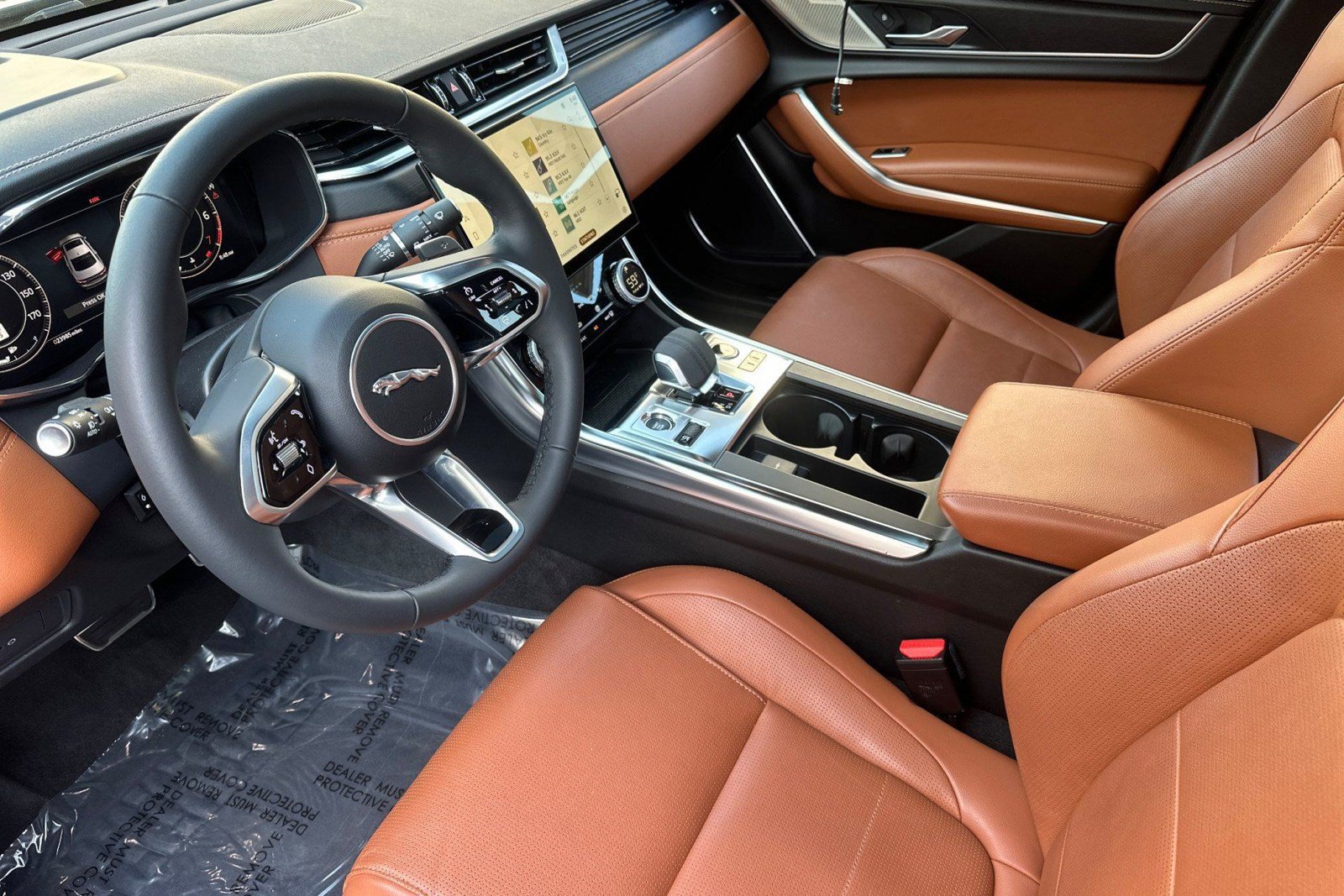Used 2024 Jaguar XF R-Dynamic SE RWD image 4