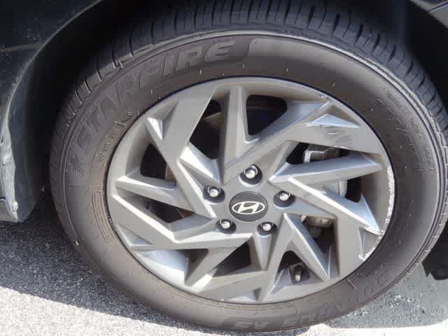 Used 2024 Hyundai Elantra SEL FWD image 11