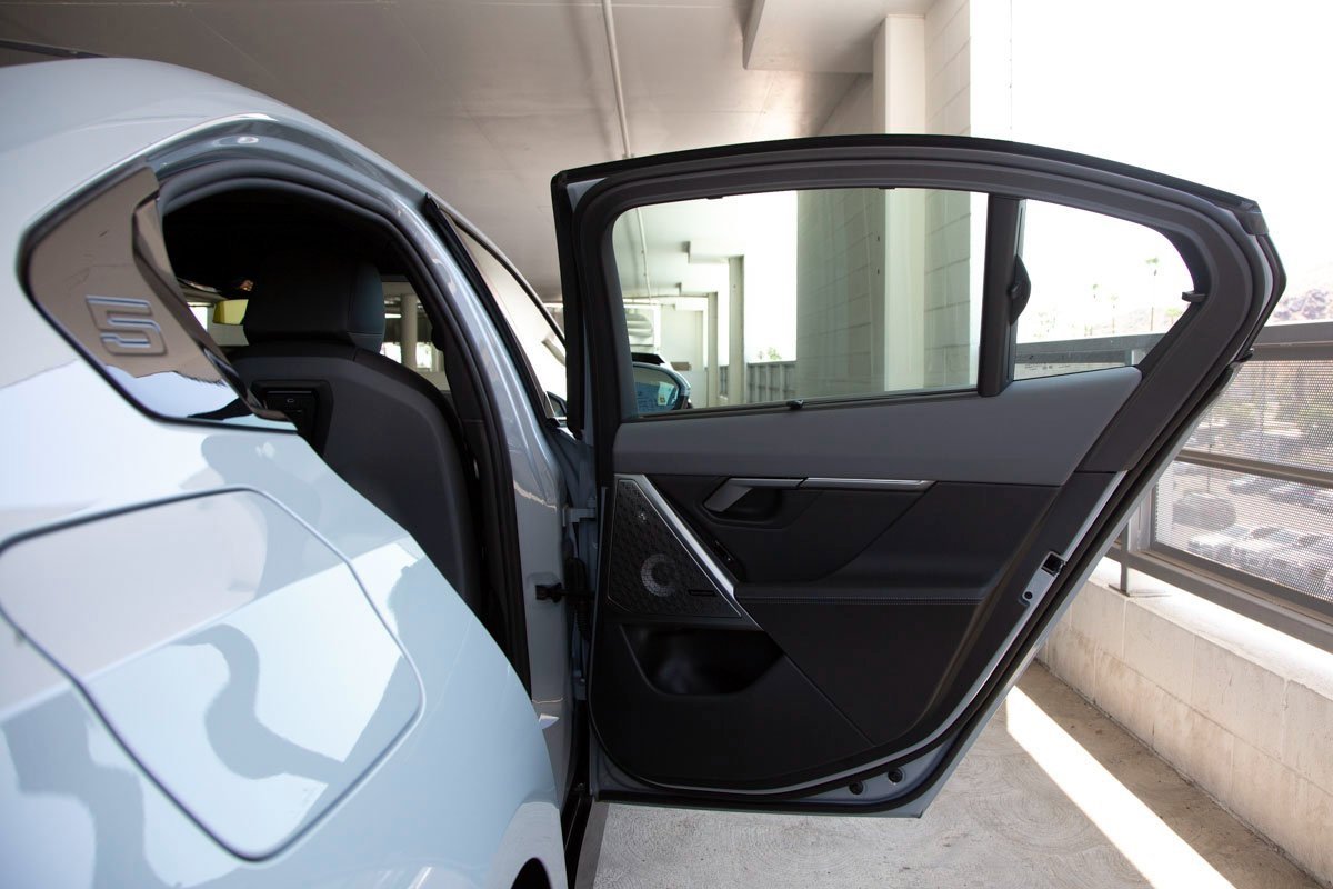 New 2026 BMW i5 eDrive40 w/ Executive Package image 25