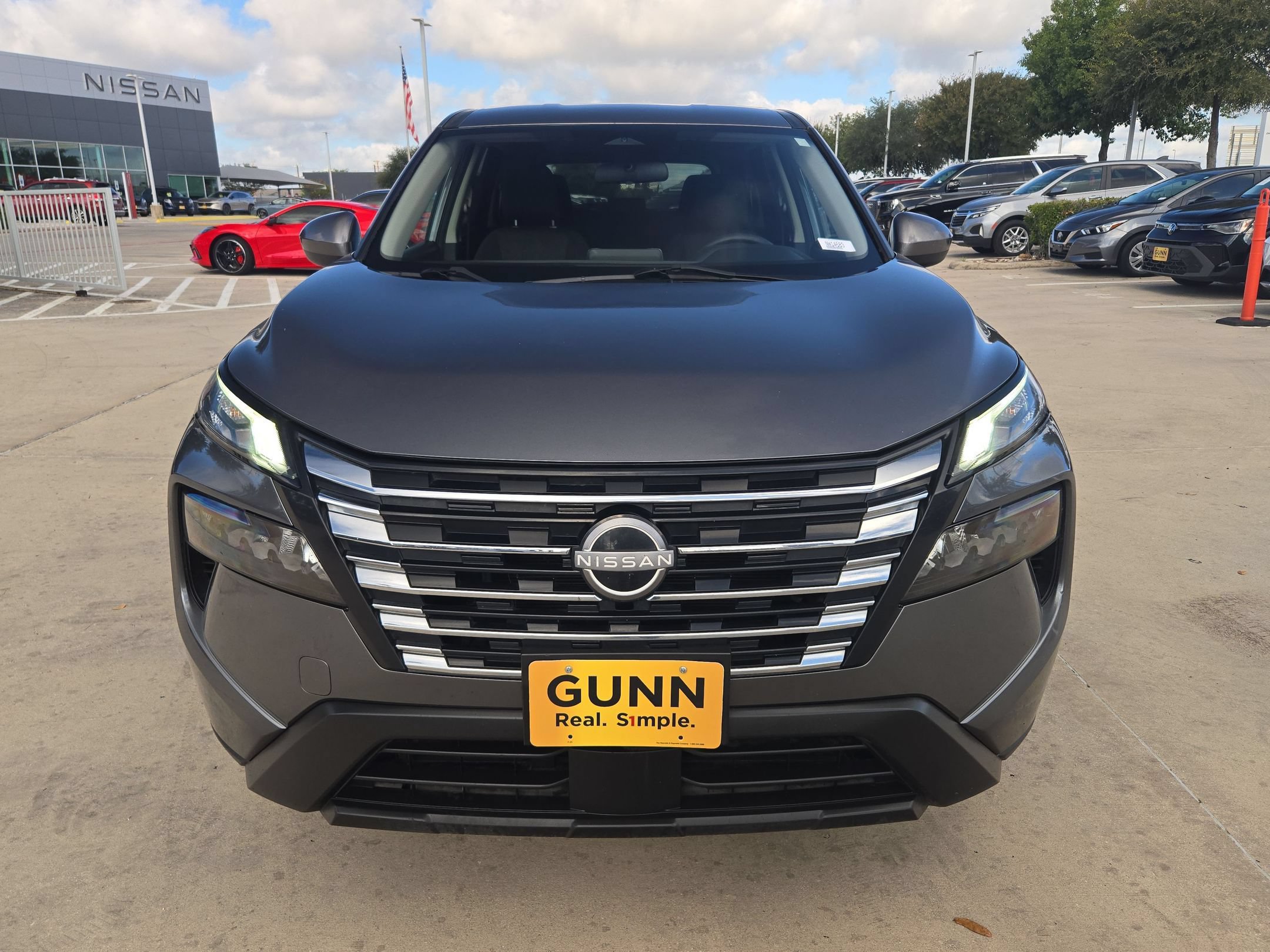 Used 2024 Nissan Rogue SV AWD/4WD image 8