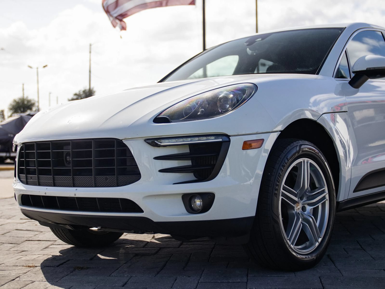 Used 2015 Porsche Macan S w/ Infotainment Package AWD/4WD image 5