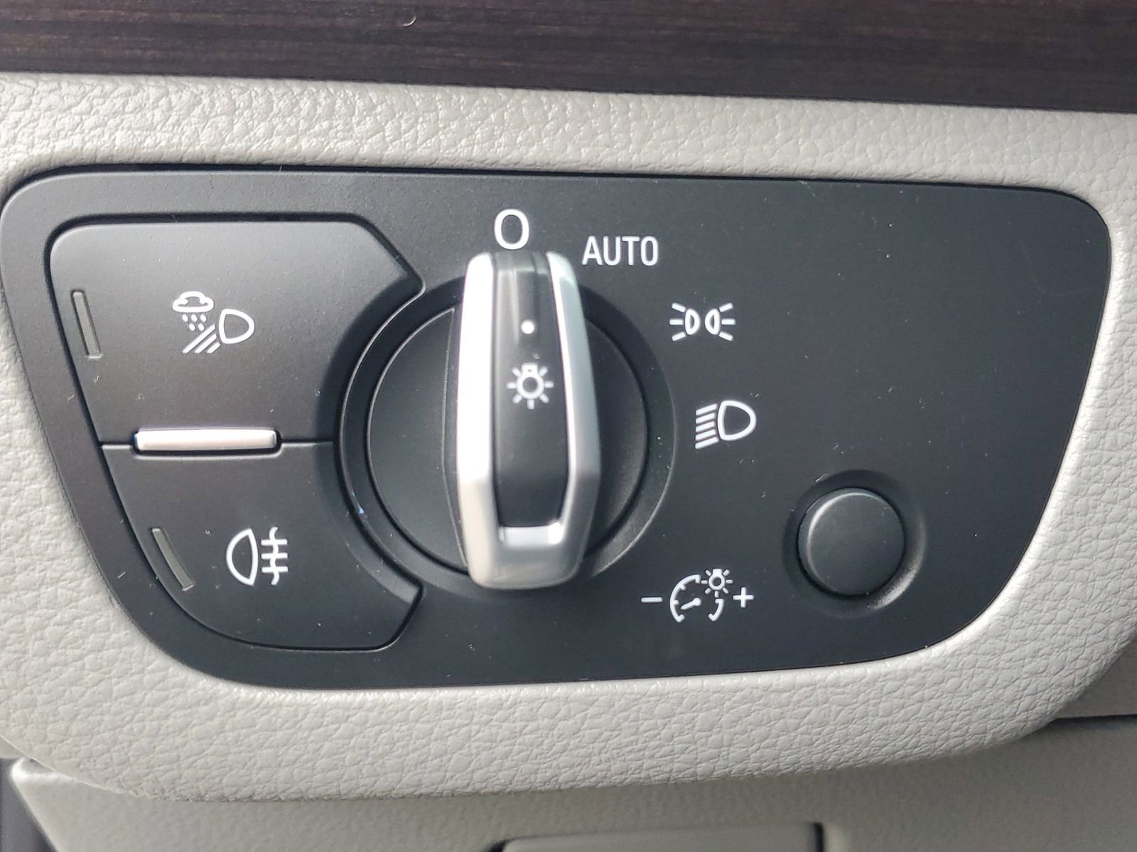 Used 2022 Audi Q5 2.0T Premium w/ Convenience Package image 24