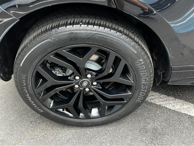 Used 2023 Land Rover Range Rover Evoque R-Dynamic SE AWD/4WD image 12