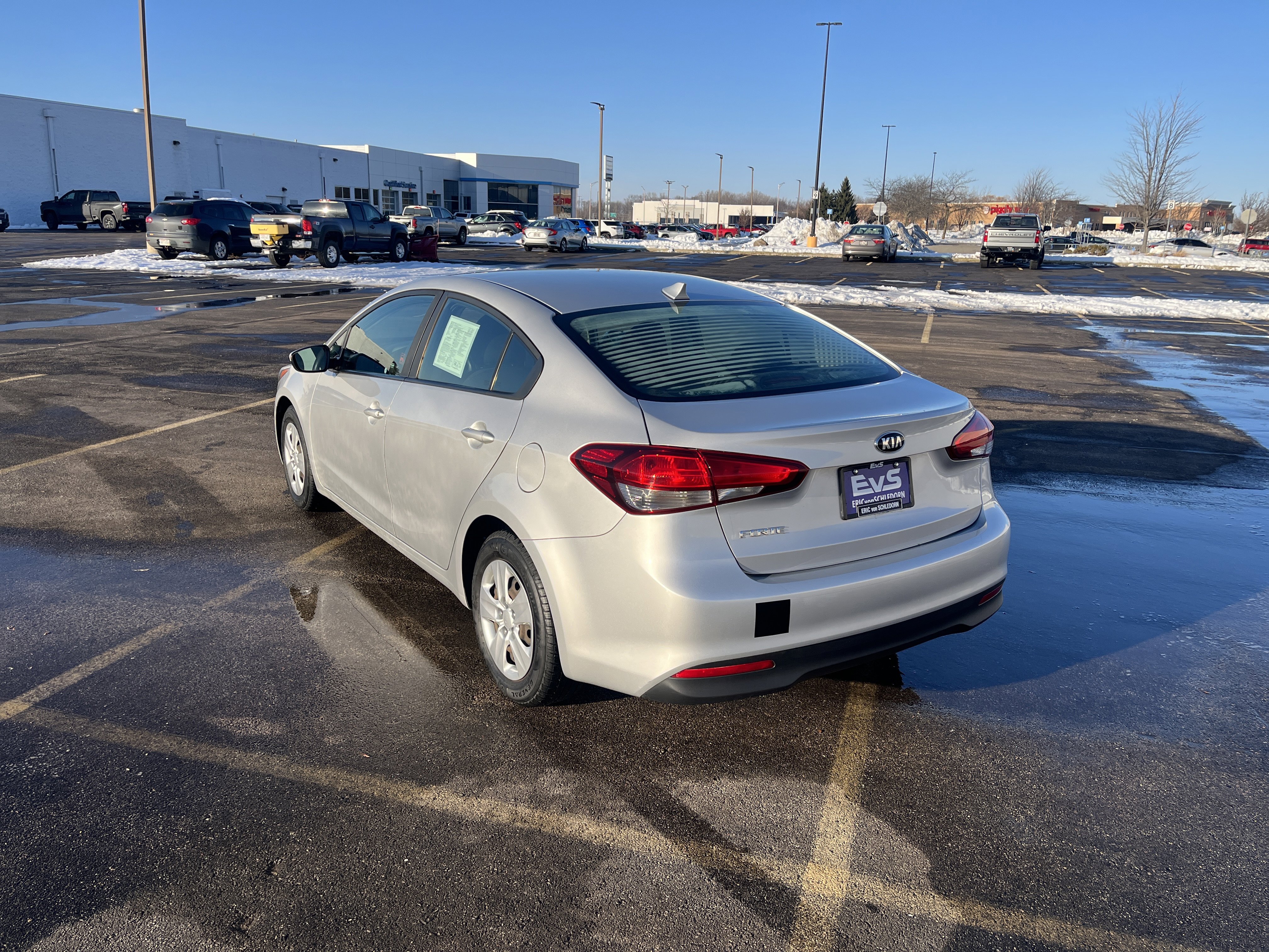 Used 2017 Kia Forte LX image 4