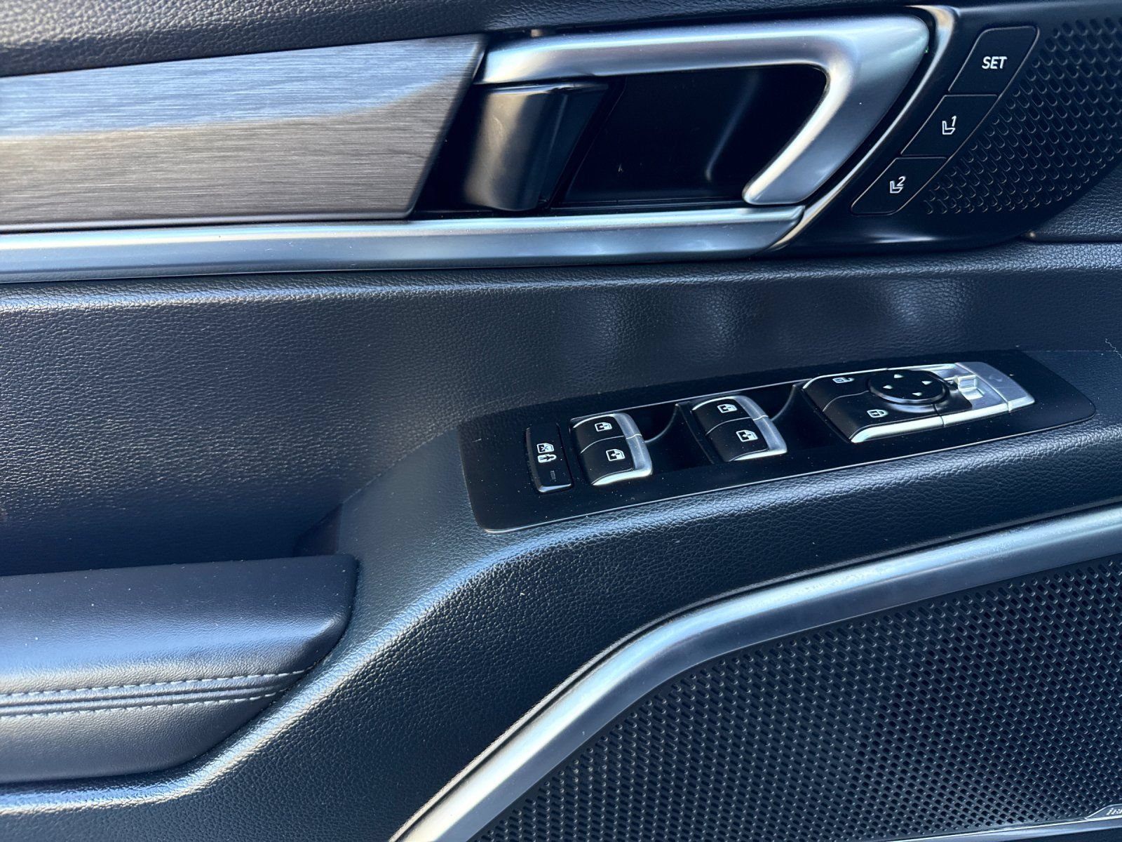 Certified 2024 Kia Telluride SX X-Line AWD/4WD image 10