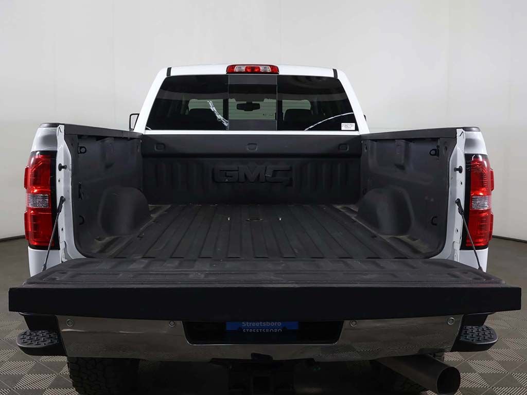 Used 2019 GMC Sierra 2500 SLT w/ Duramax Plus Package AWD/4WD image 18