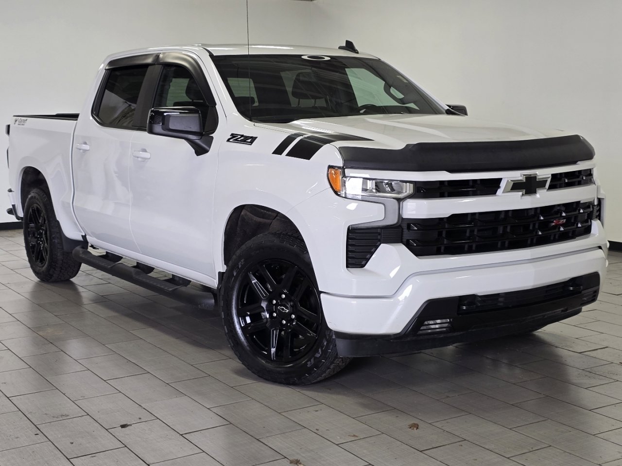 Used 2024 Chevrolet Silverado 1500 RST w/ Convenience Package II image 2