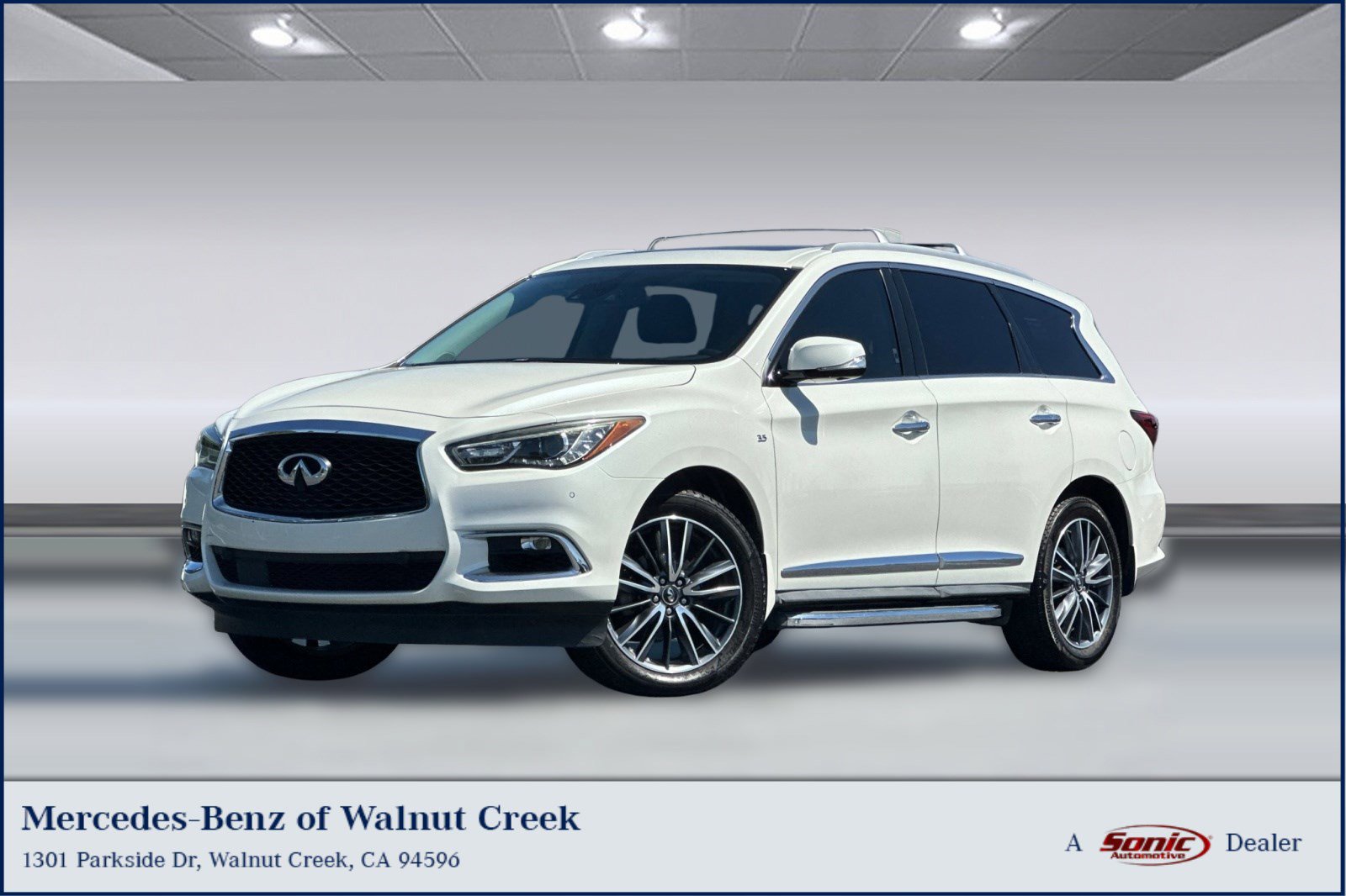 Used 2017 INFINITI QX60 Luxe w/ Deluxe Technology Package