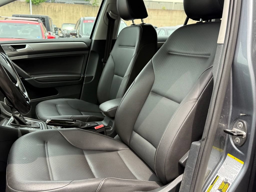 Used 2015 Volkswagen Golf TDI S FWD image 22