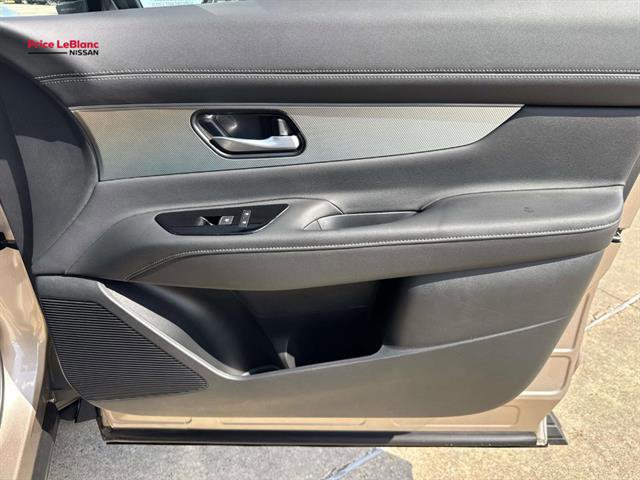 Used 2025 Nissan Murano SL w/ Cargo Package image 26