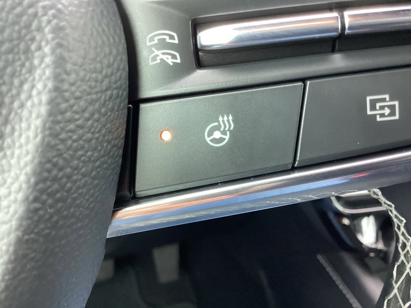 Used 2025 Chevrolet Traverse LT FWD image 31