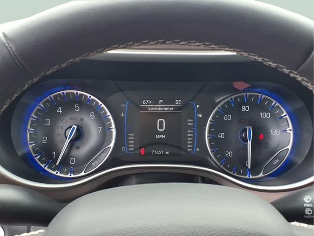 Used 2023 Chrysler Voyager LX FWD image 11