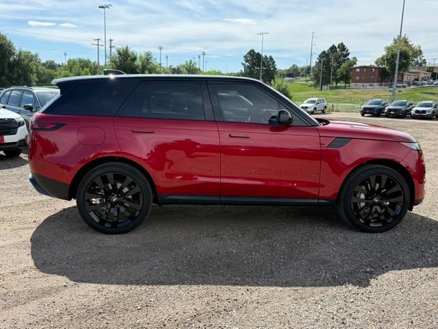 Used 2025 Land Rover Range Rover Sport SE AWD/4WD image 6