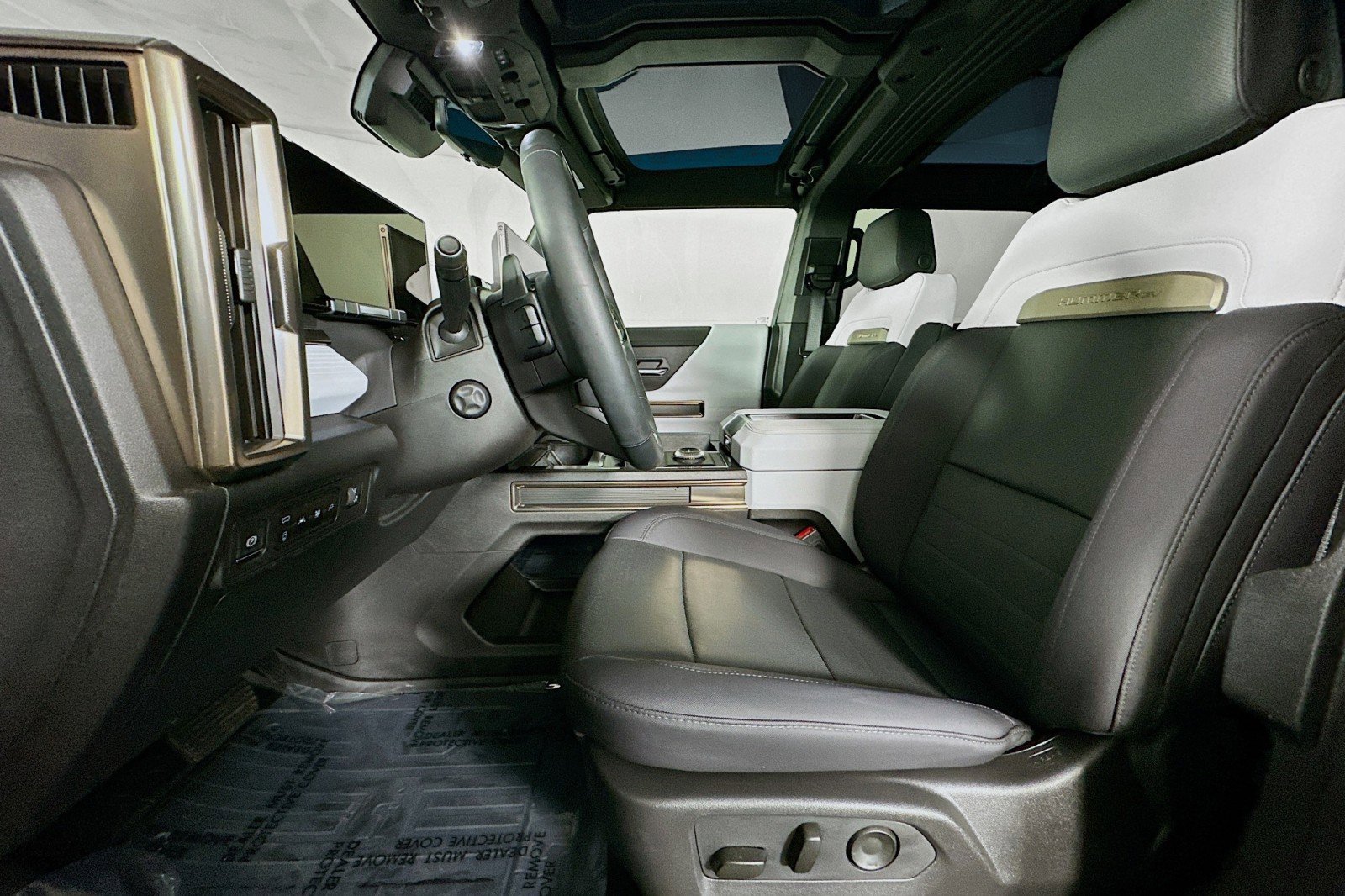 Used 2025 GMC Hummer EV 3X w/ LPO, Cargo Utility Package image 18