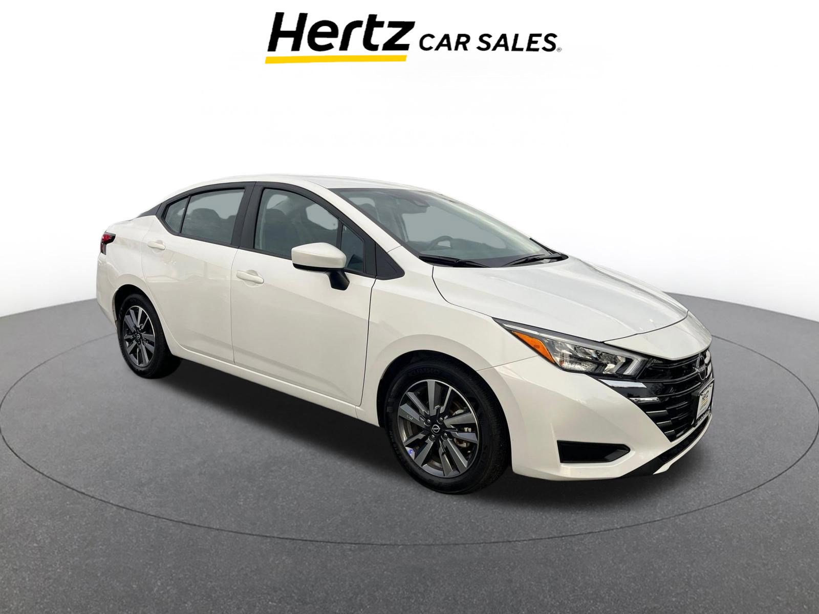 Used 2025 Nissan Versa SV image 1