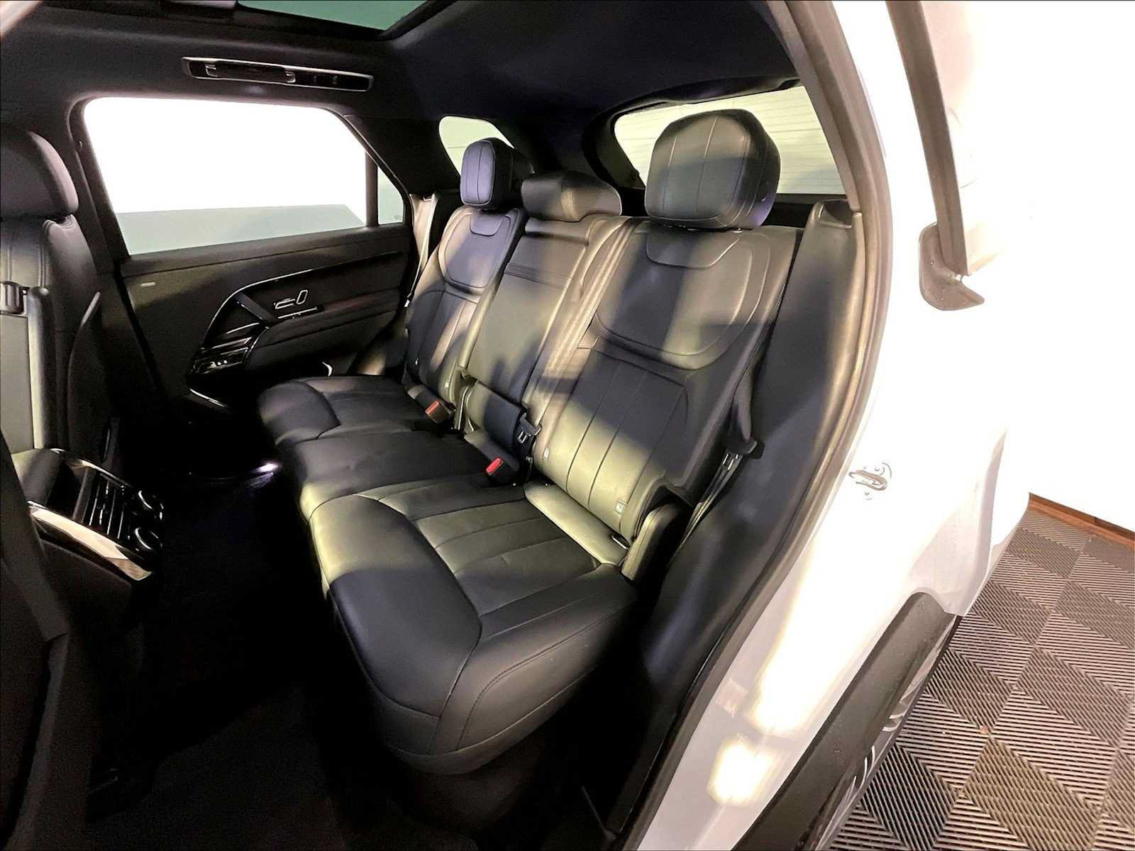 Used 2024 Land Rover Range Rover Sport SE AWD/4WD image 24