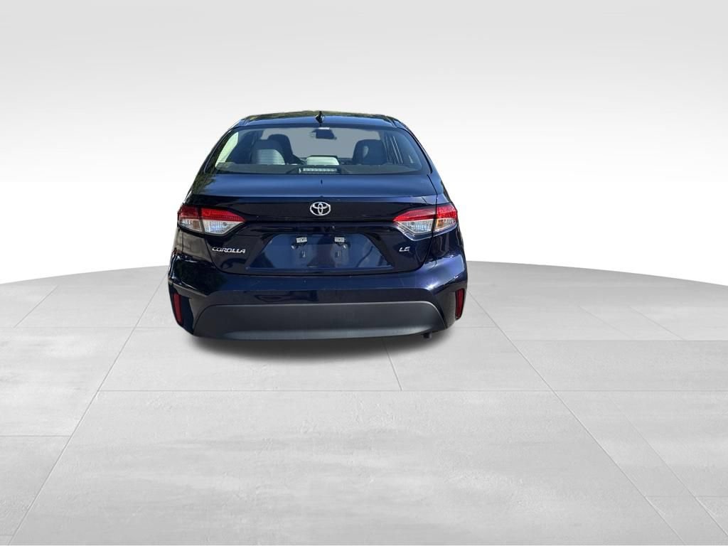 Used 2024 Toyota Corolla LE FWD image 5