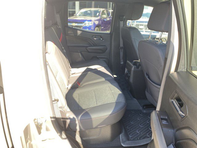 Used 2024 Chevrolet Colorado Z71 w/ Z71 Convenience Package 2 image 27