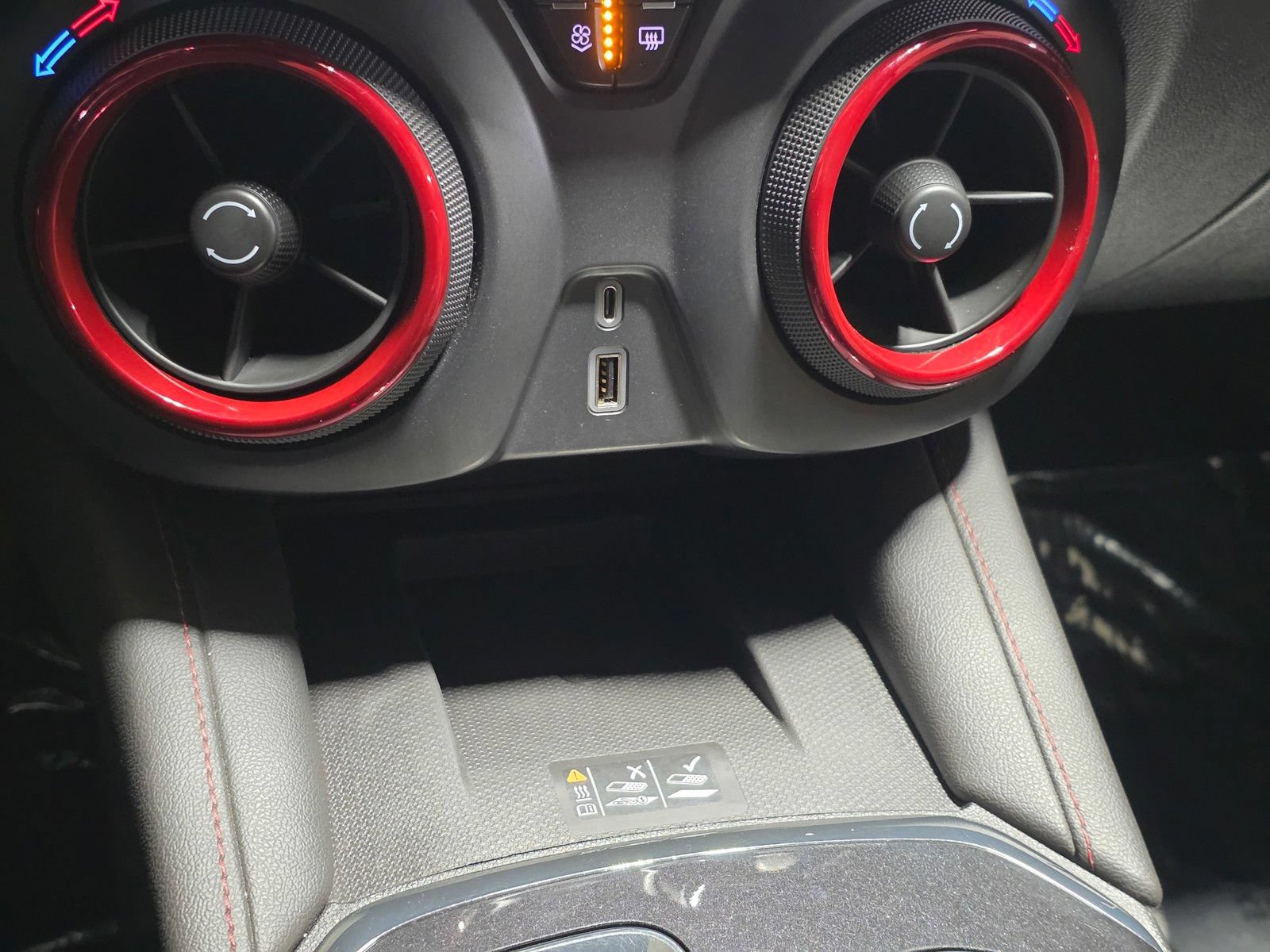 Used 2021 Chevrolet Blazer RS w/ Enhanced Convenience Package FWD image 30
