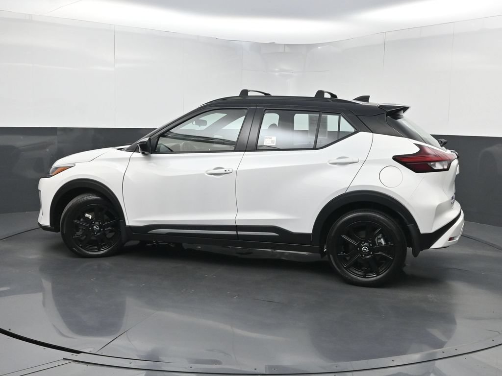 Used 2024 Nissan Kicks SR FWD image 39