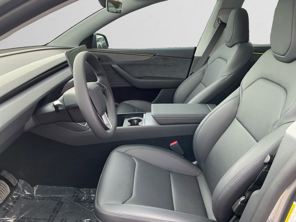 Used 2026 Tesla Model Y 2WD image 9