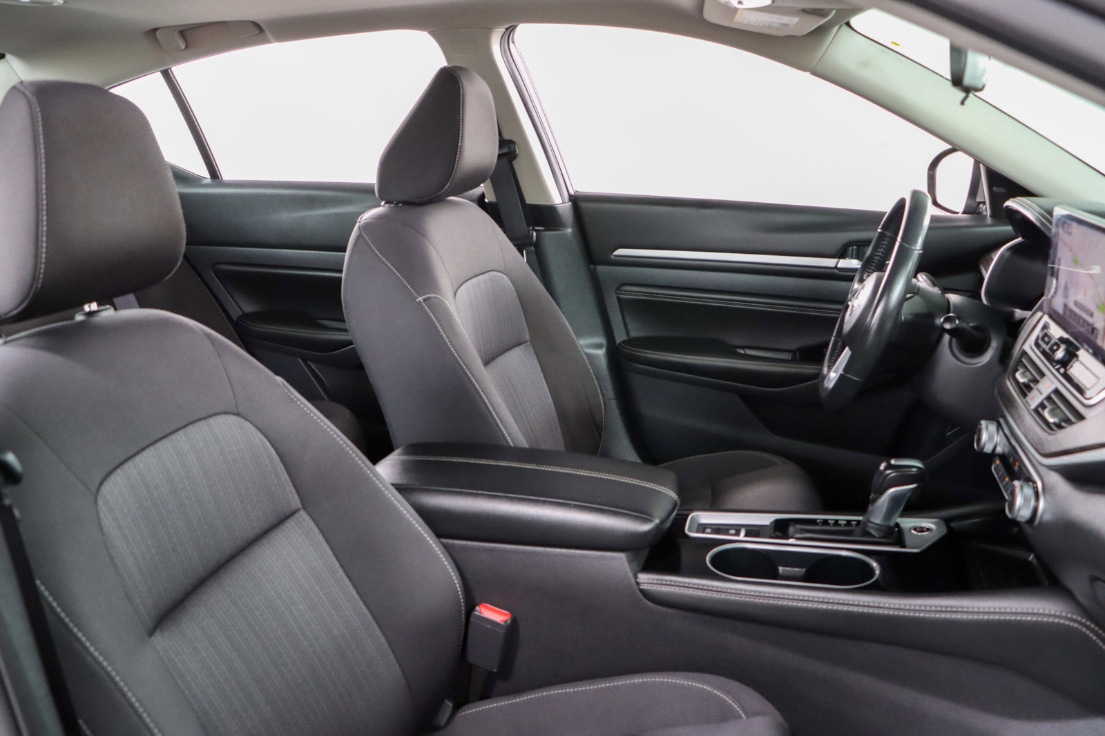 Used 2023 Nissan Altima 2.5 SV w/ SV Premium Package image 27