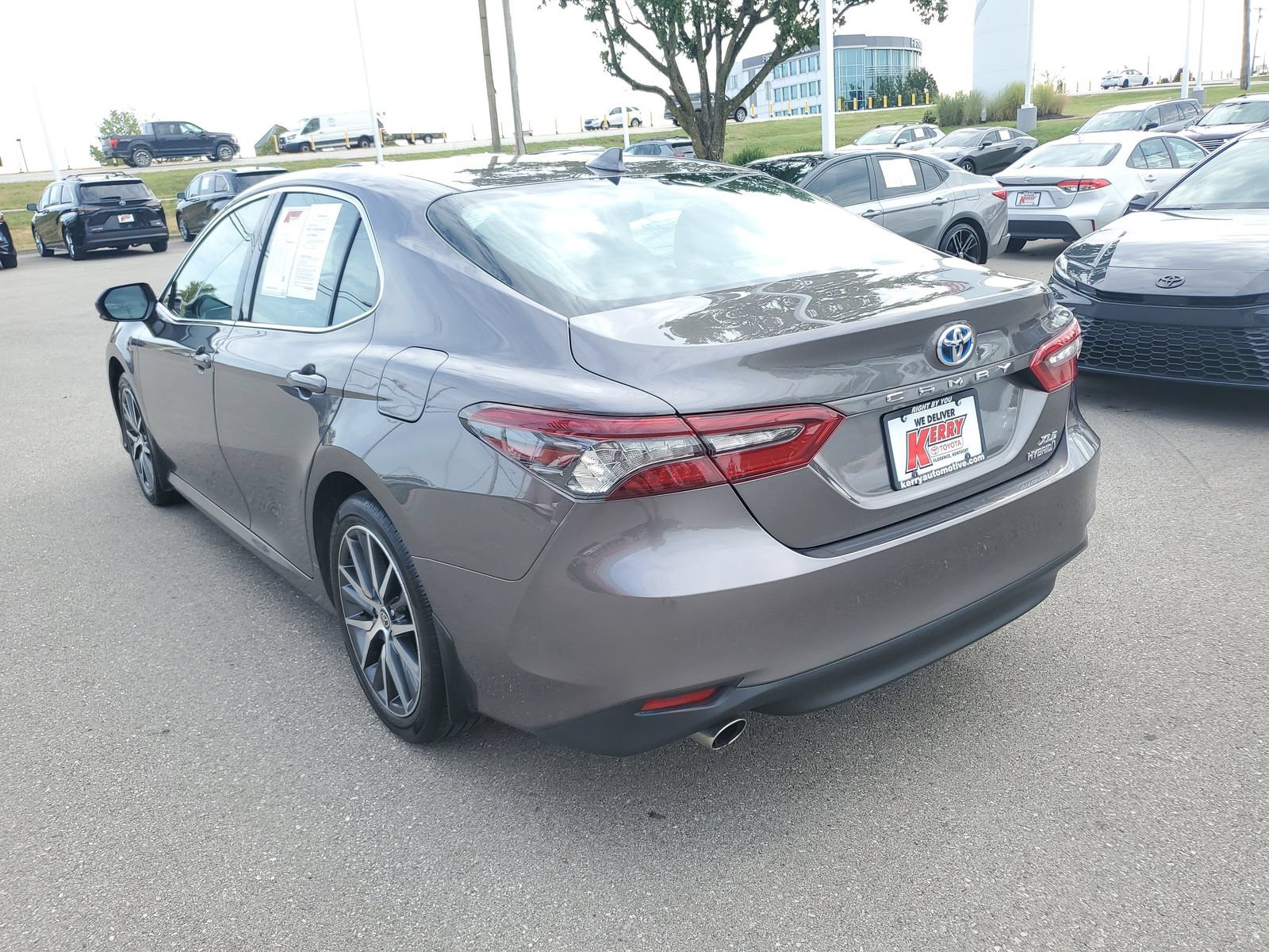 Used 2024 Toyota Camry XLE w/ Cold Weather Package FWD image 3