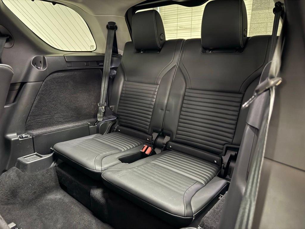 Used 2024 Land Rover Discovery S AWD/4WD image 19