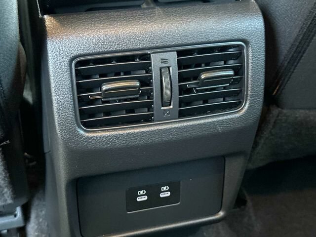 Used 2024 Nissan Rogue SV FWD image 15