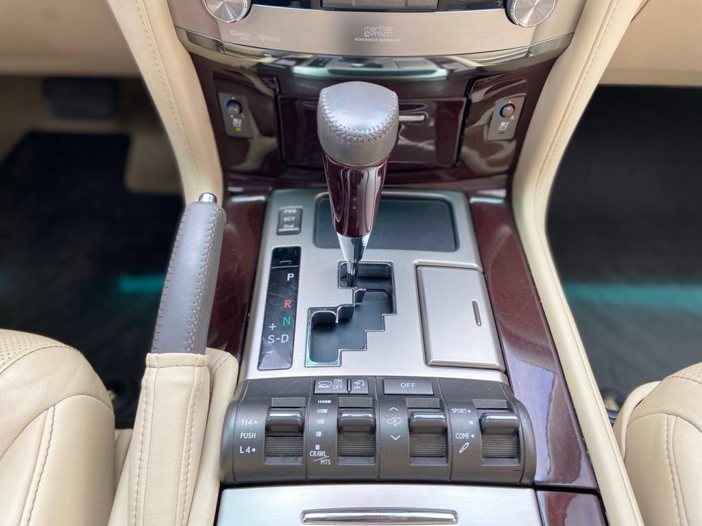 Used 2013 Lexus LX 570 4WD w/ Luxury Pkg image 33