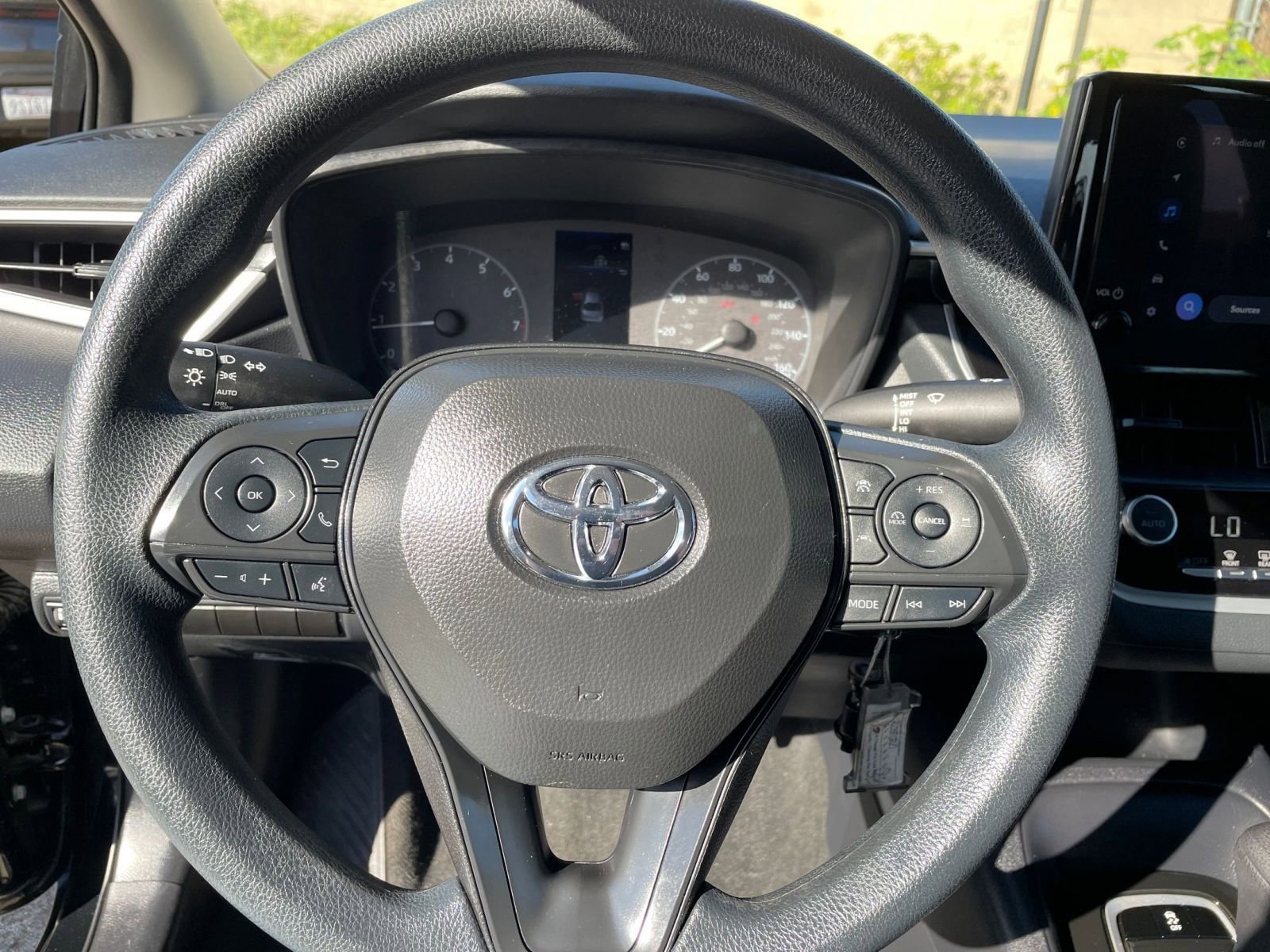 Used 2025 Toyota Corolla LE image 25
