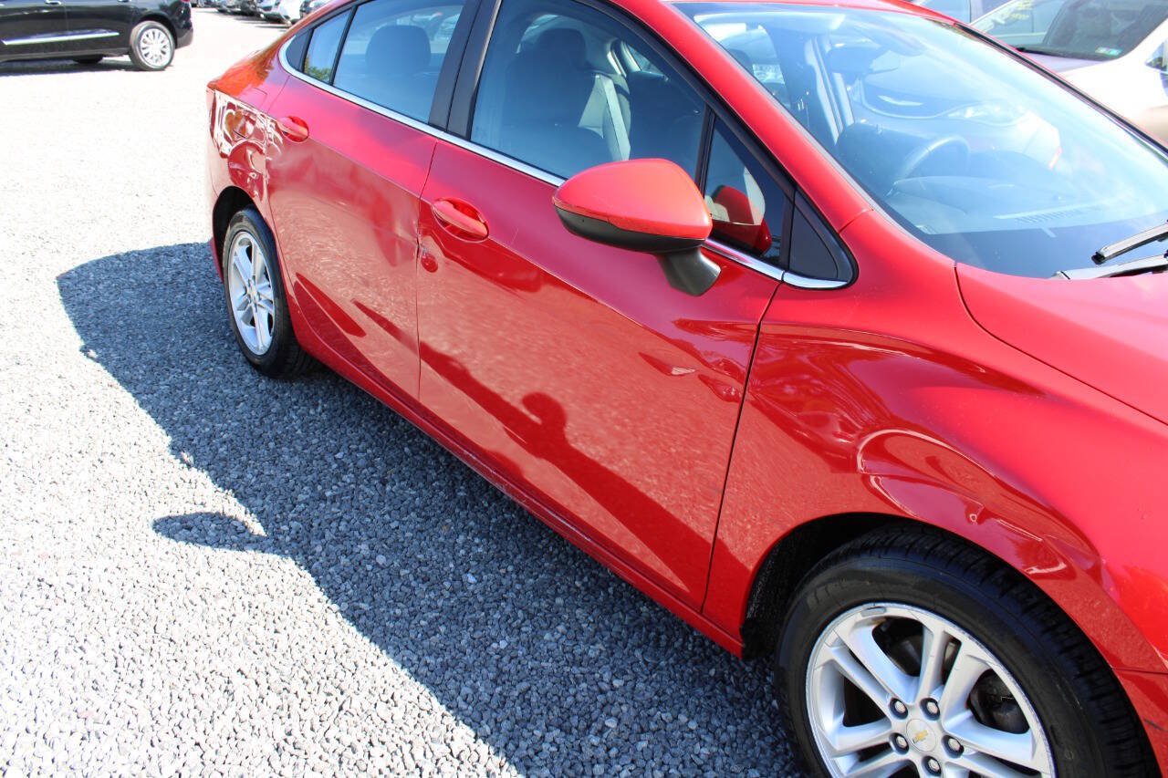 Used 2017 Chevrolet Cruze LT FWD image 11
