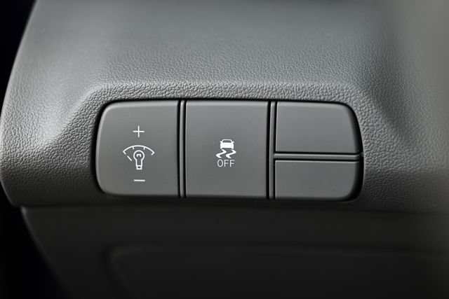 Used 2024 Hyundai Elantra SEL w/ Convenience Package FWD image 15