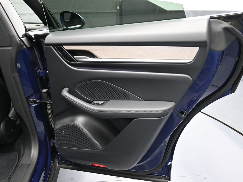 Certified 2024 Porsche Macan 4 Electric image 27