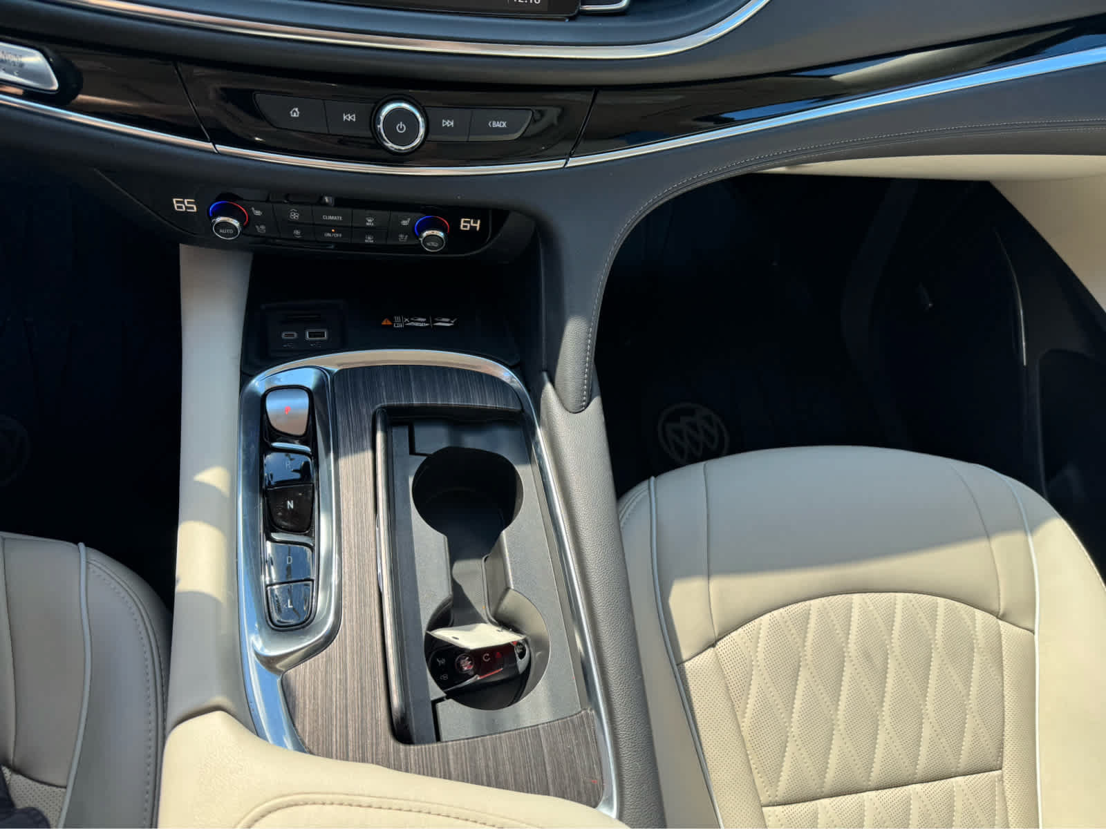 Used 2023 Buick Enclave Avenir w/ Avenir Technology Package AWD/4WD image 20