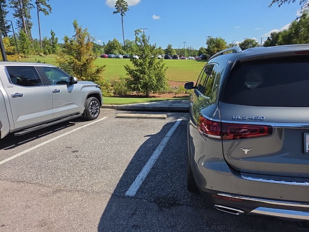 Used 2020 Mercedes-Benz GLS 450 4MATIC image 7