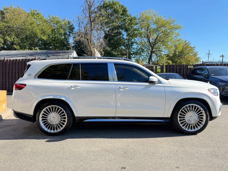 Used 2023 Mercedes-Benz Maybach GLS 600 4MATIC image 5
