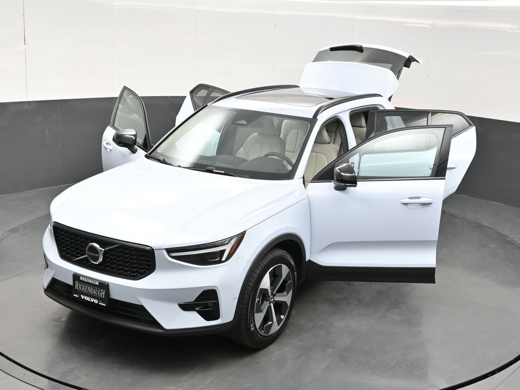 New 2026 Volvo XC40 B5 Plus w/ Protection Package Premier AWD/4WD image 40
