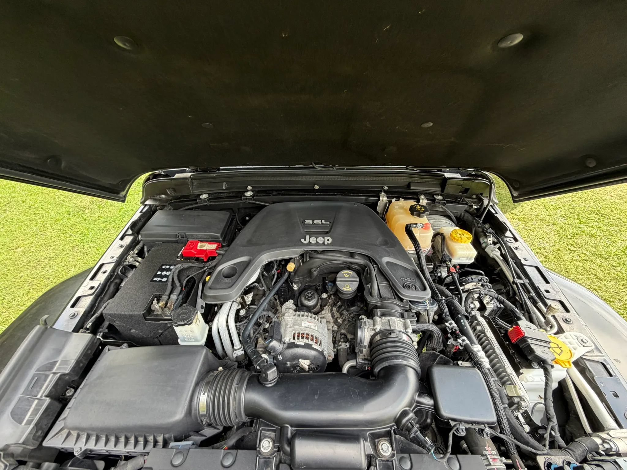 Used 2019 Jeep Wrangler Unlimited Sahara AWD/4WD image 20