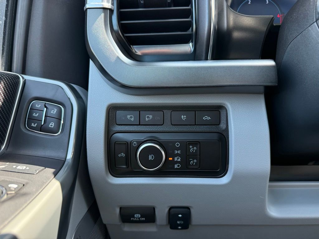 Used 2024 Ford F450 Limited w/ FX4 Off-Road Package AWD/4WD image 12