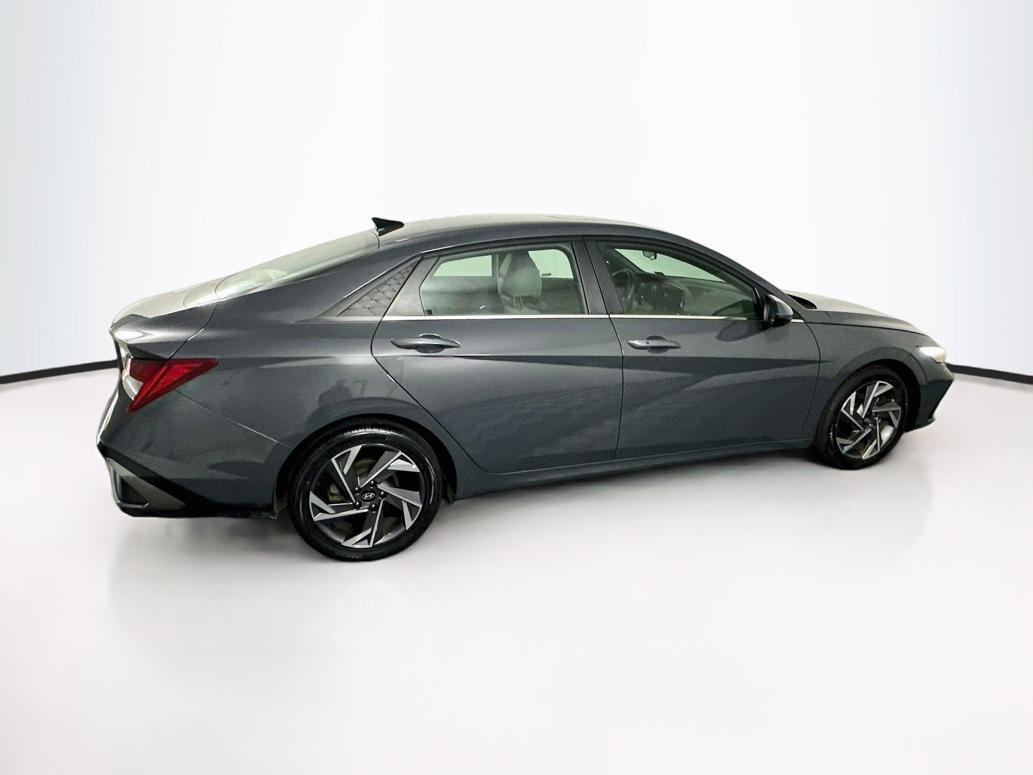 Used 2025 Hyundai Elantra SEL FWD image 10