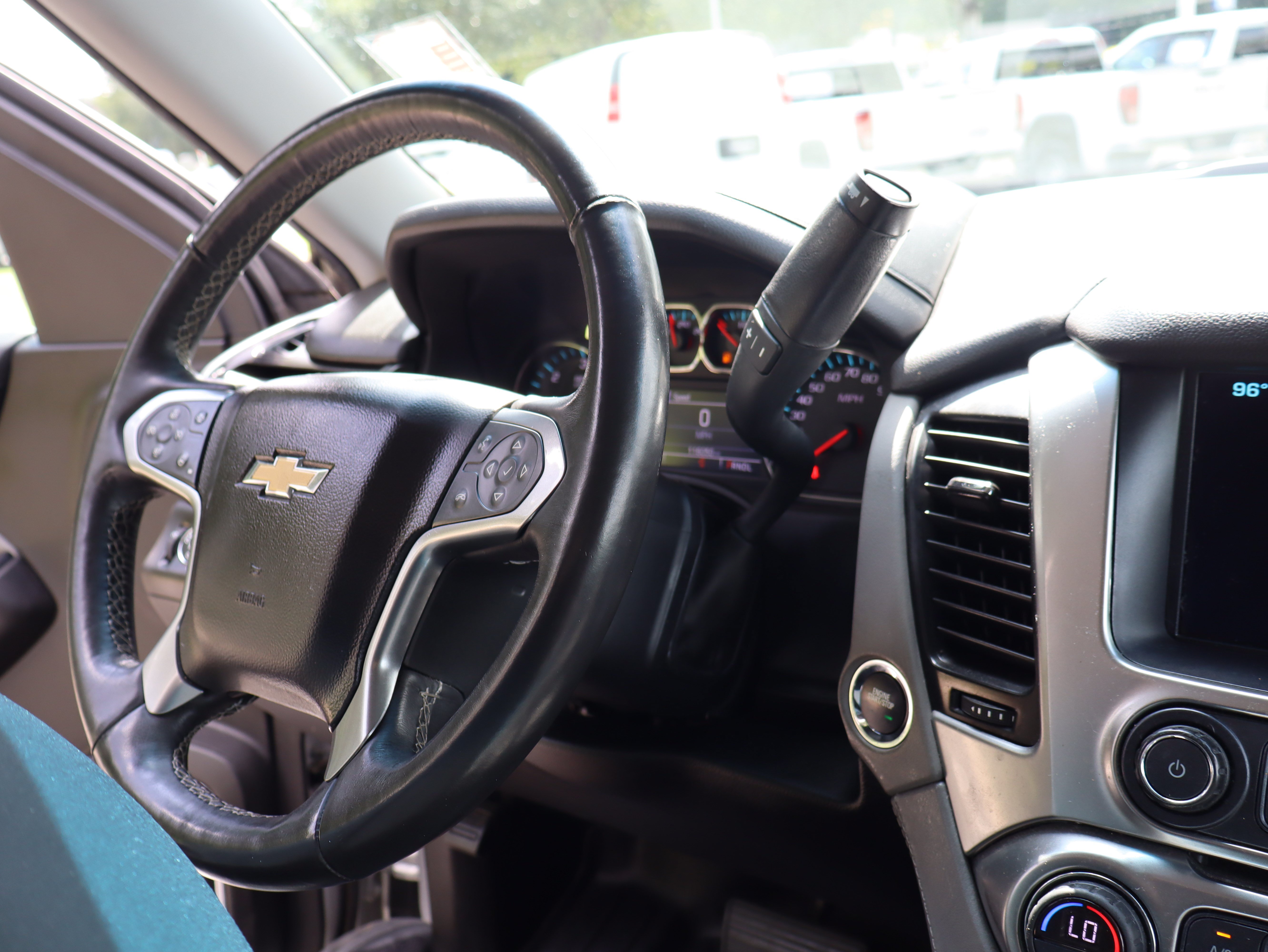 Used 2017 Chevrolet Suburban LT w/ Luxury Package RWD image 28