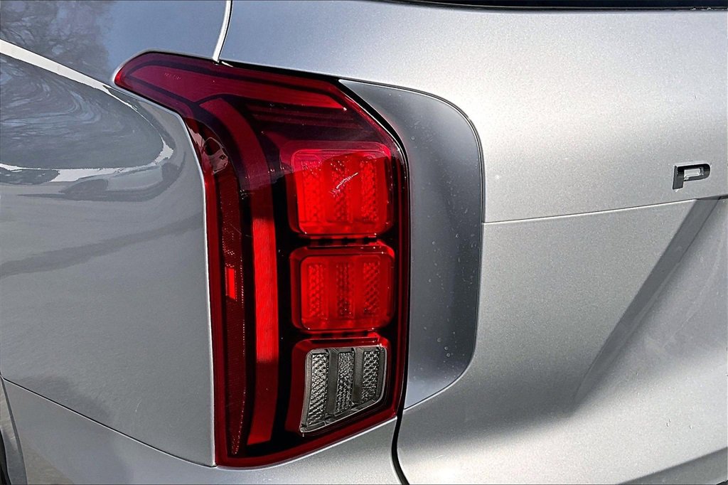 Used 2024 Hyundai Palisade Limited image 30