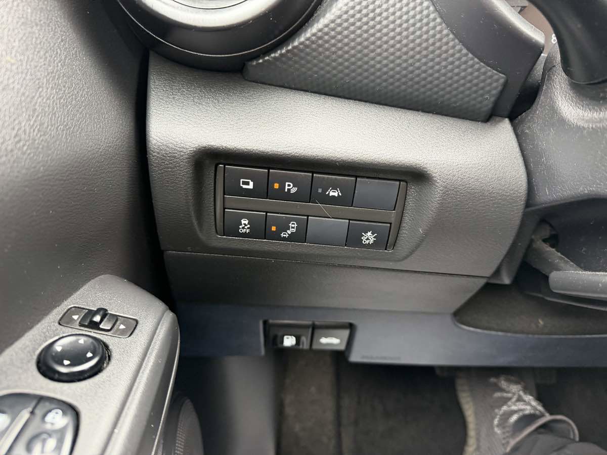 Used 2022 Nissan Kicks S image 27